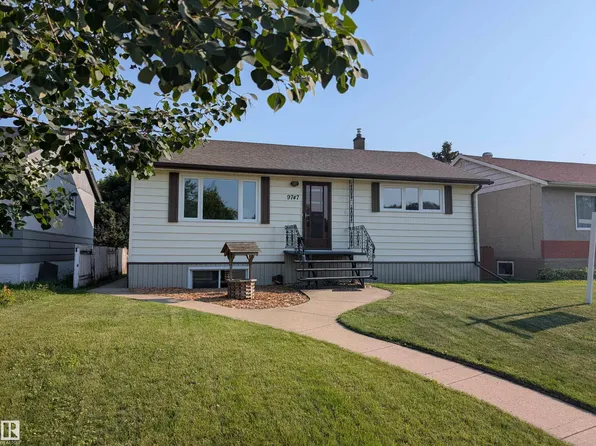 9747 66th Ave NW, Edmonton, AB T6E 0M4