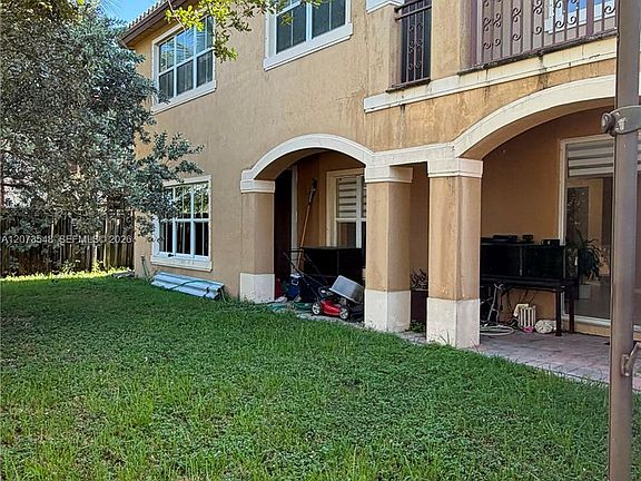 4th image of 2700 SW 156th Pl 0