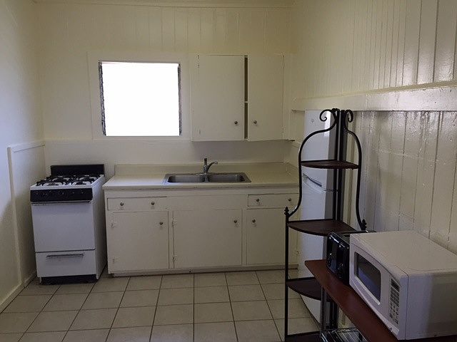 2nd image of 843 Kapahulu Ave APT C