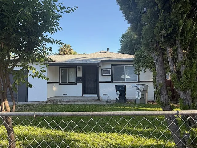 Building Photo - 548 Las Palmas Ave
