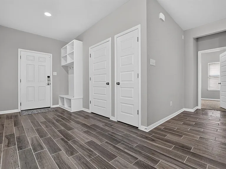 105 Drifter Ln — Photo 3