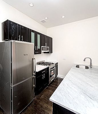 2nd image of 228 E 84th St #5C