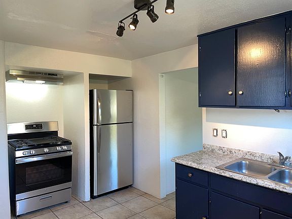 2nd image of 1548 W McKinley St #1