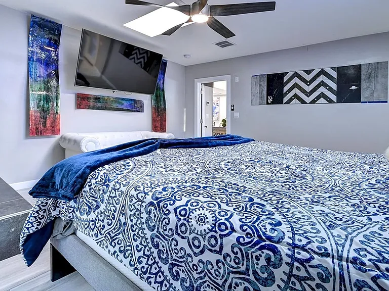 121 W Balboa Dr — Photo 9