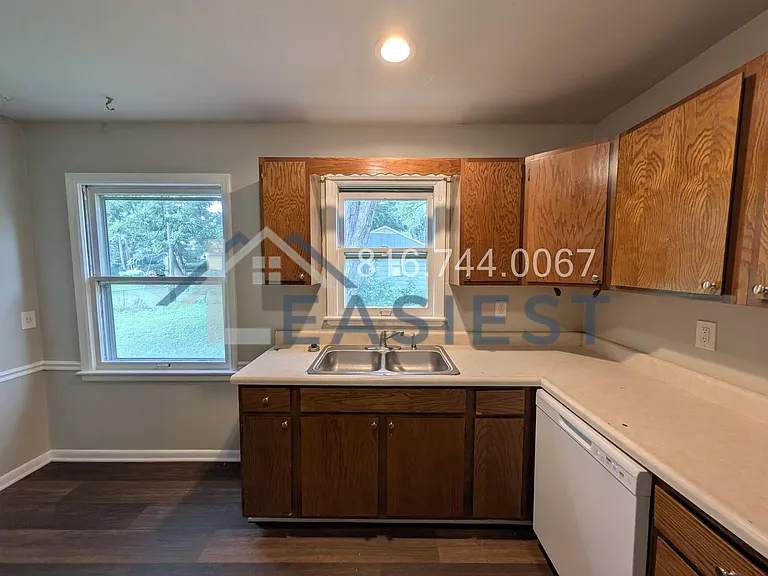 8901 E Gregory Blvd — Photo 8