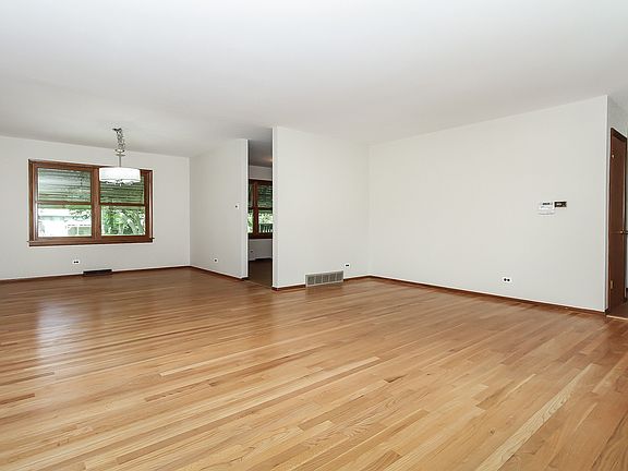 5th image of 1N260 Woods Ave