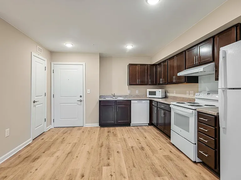 Hawkins Pointe — Photo 20