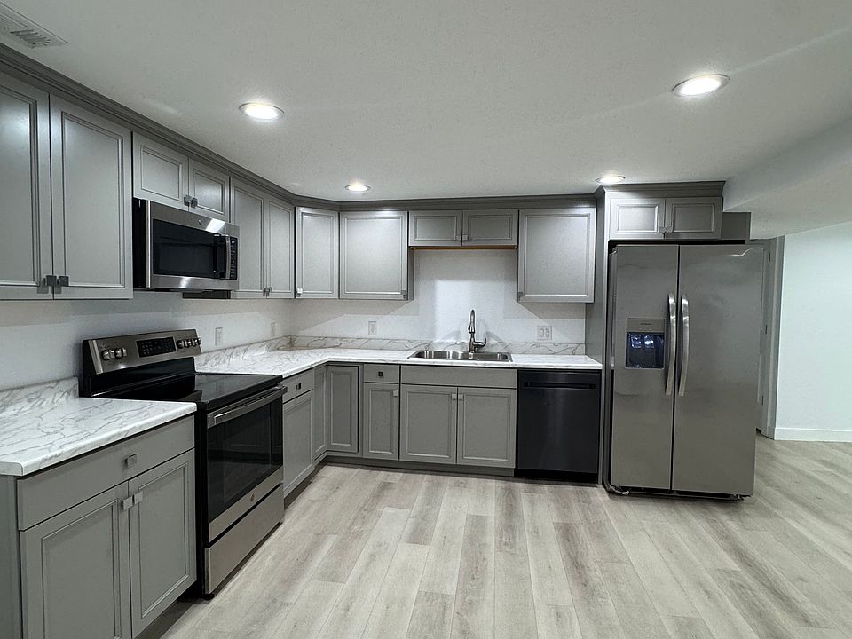 1st image of 5002 S Newton St #1