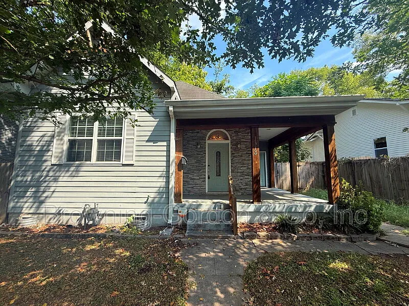 1113 Pennock Ave