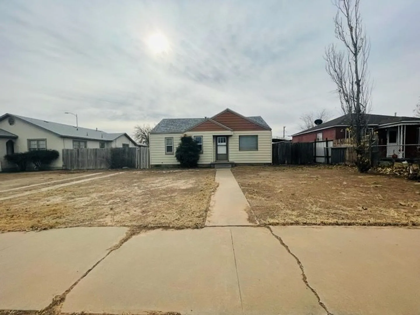 1002 W Deming St — Photo 1