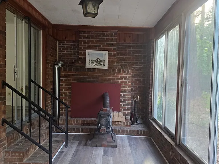 1125 Oakwood St — Photo 19