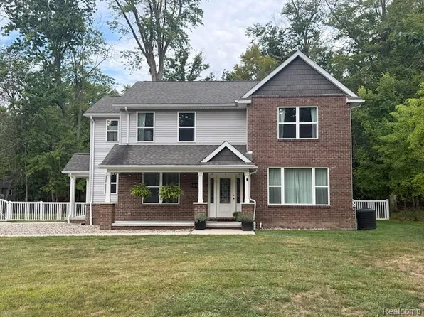 16135 Henry Ruff St, Livonia, MI 48154