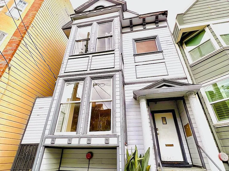Hayes Valley
Victorian Building (angle 2)