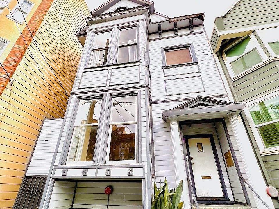 Hayes Valley
Victorian Building (angle 2)