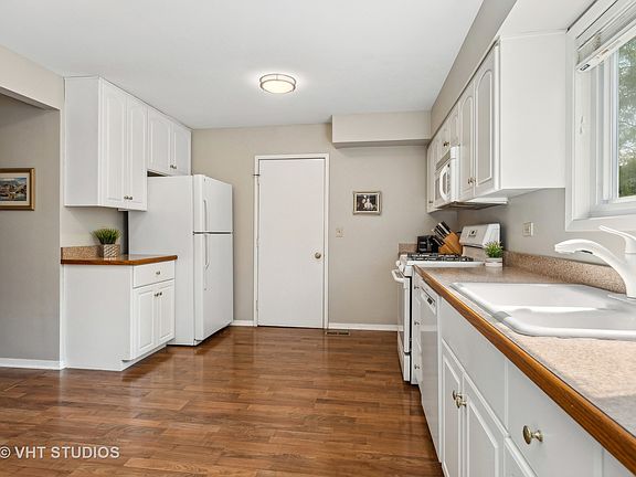 3rd image of 2470 Brunswick Cir APT B1