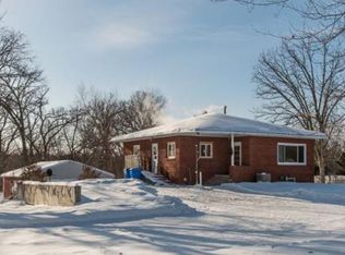 7785 Saint Croix Trl, North Branch, MN 55056