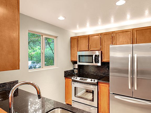 5th image of 14614 NE 80th Pl #B36