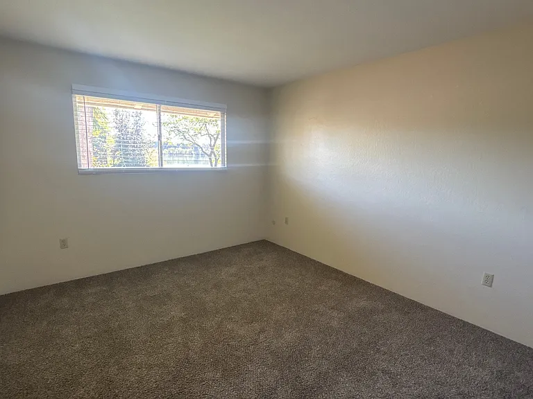 Park Marina Village Apartments — Photo 13