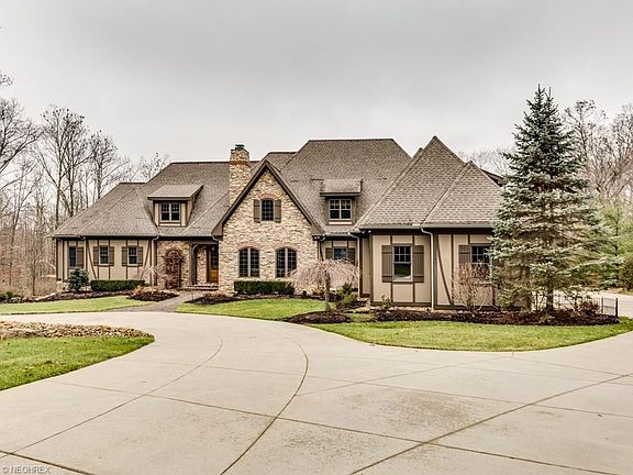 2nd image of 1958 Four Seasons Dr