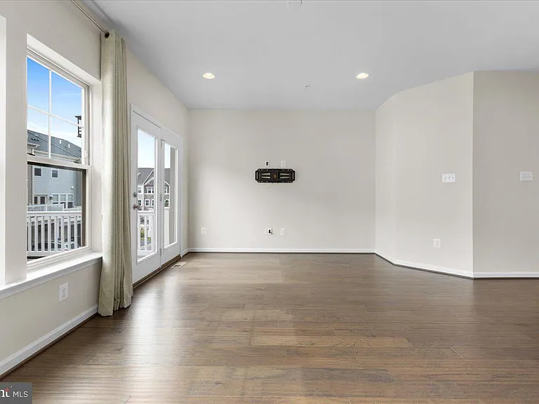 7210 Hartley Ln — Photo 15