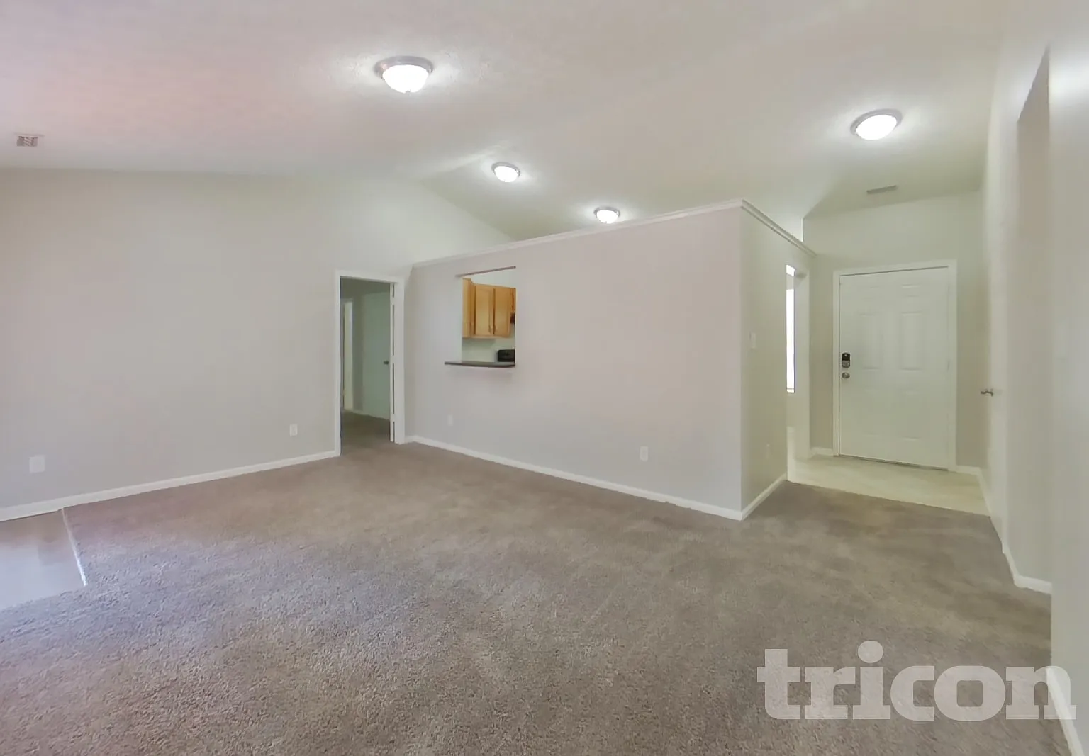 2607 Cooper Pointe Circle Indianapolis IN — Photo 3