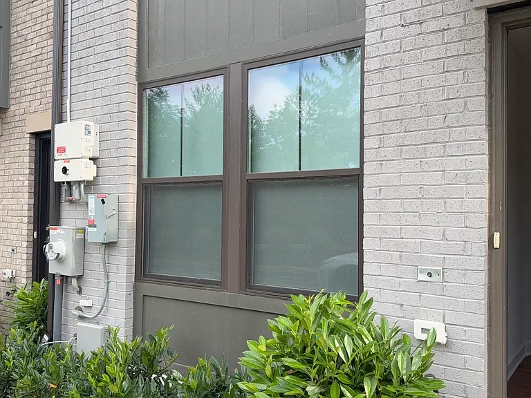 3511 Carnaby St — Photo 42