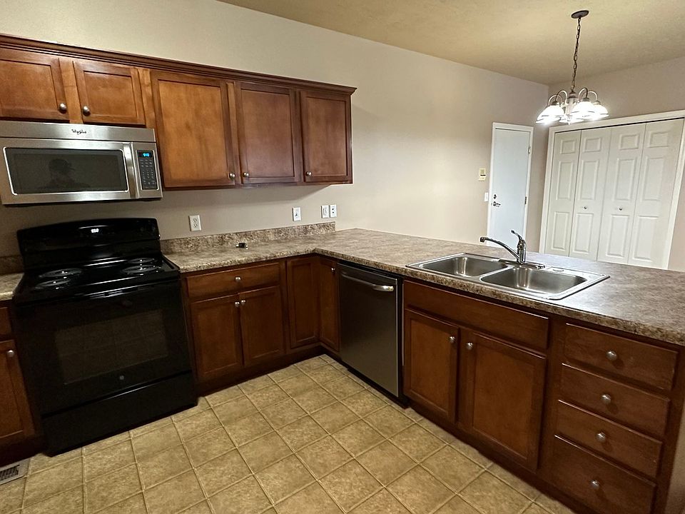1st image of 4612 E 15th St #101
