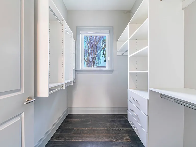 1030 Devonshire Cres — Photo 14