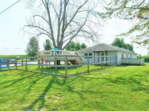 3142 N Folsomville Rd, Boonville, IN 47601
