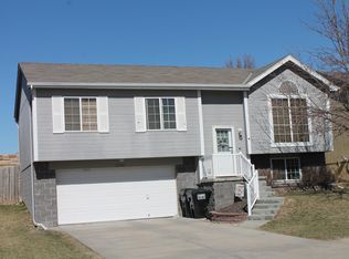 18704 R St, Omaha, NE 68135