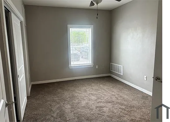 1118 Gibbins Rd — Photo 7
