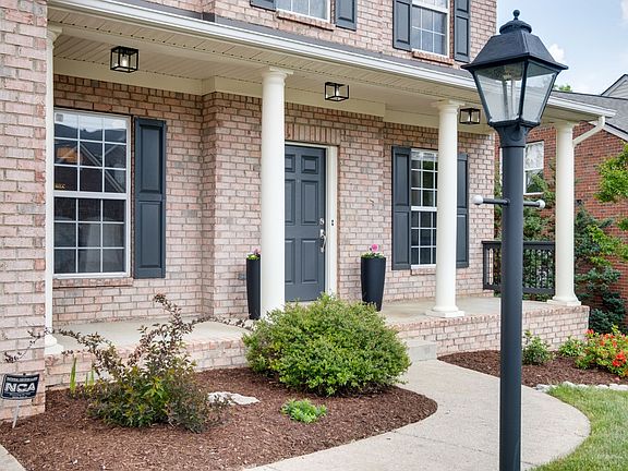 3rd image of 3020 Brookview Forest Dr