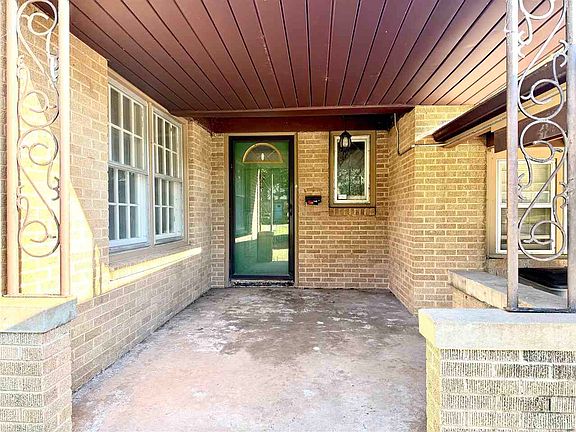 2nd image of 1124 NW Elm Ave