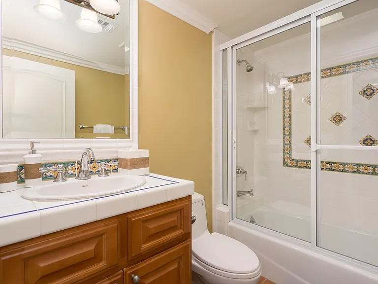918 Monterey Blvd — Photo 20