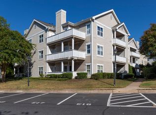 14302 Rosy Ln APT 22, Centreville, VA 20121