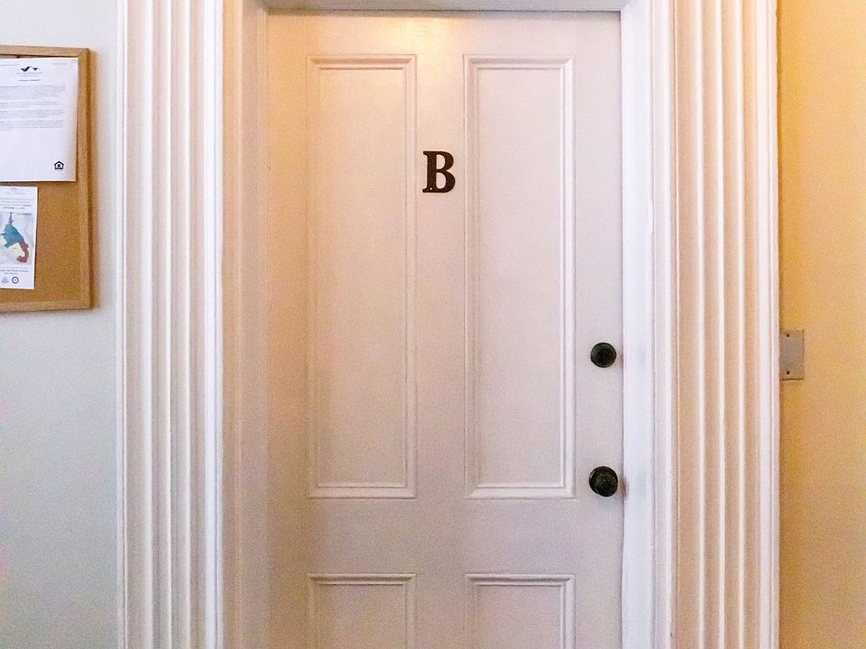 1st image of 68 Beaufain St #11520353