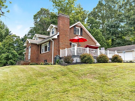 2nd image of 21 Dorseys Knoll Ln