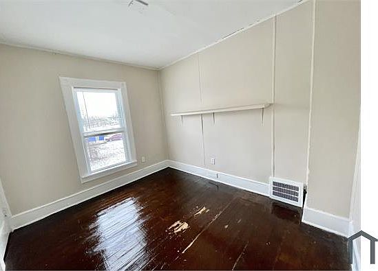 3rd image of 1627 E 31st St