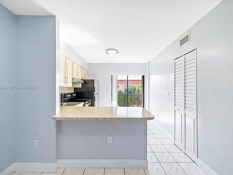 5400 W 21st Ct #402 — Photo 11