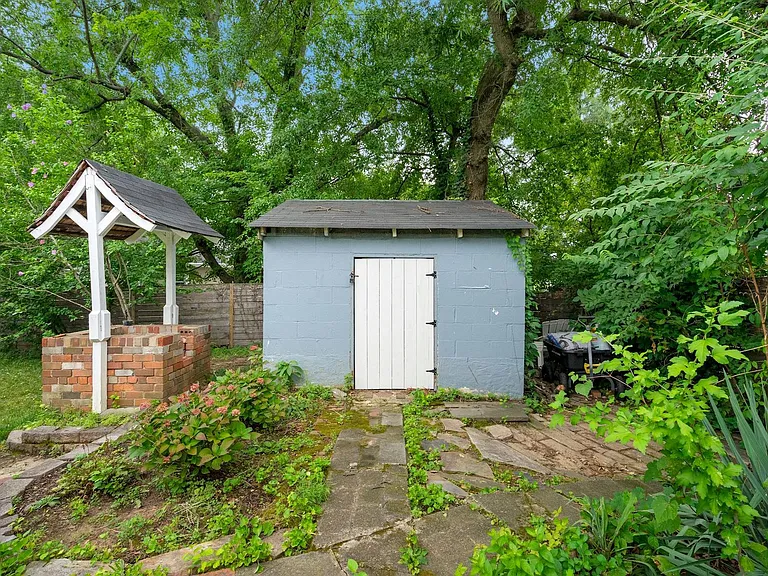 2410 S Dakota Ave NE — Photo 46