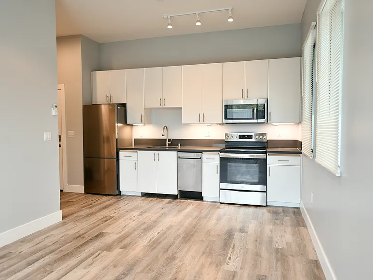 8465 Broadway #301 — Photo 23