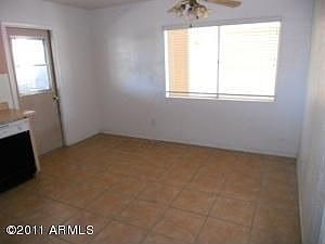 4th image of 2454 E Alpine Ave