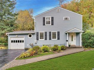 22 Croyden Ct, Albertson, NY 11507