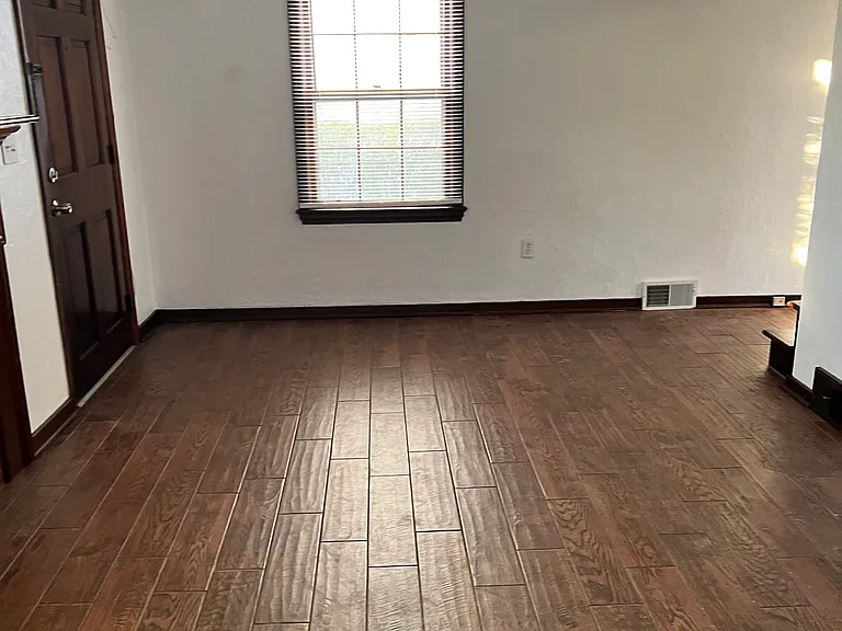 510 Lincoln Ave — Photo 2