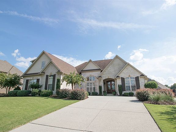 3rd image of 18 Branch Creek Dr