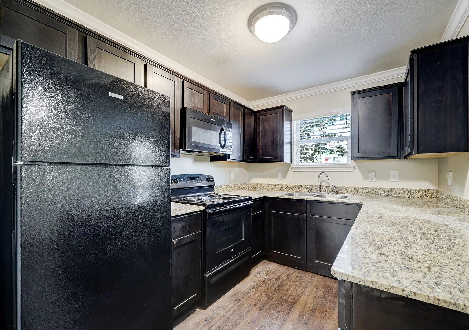 Timbergrove — Photo 2
