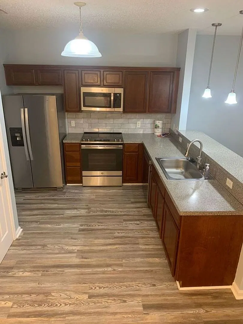 Townhome In Live Oak! — Photo 4