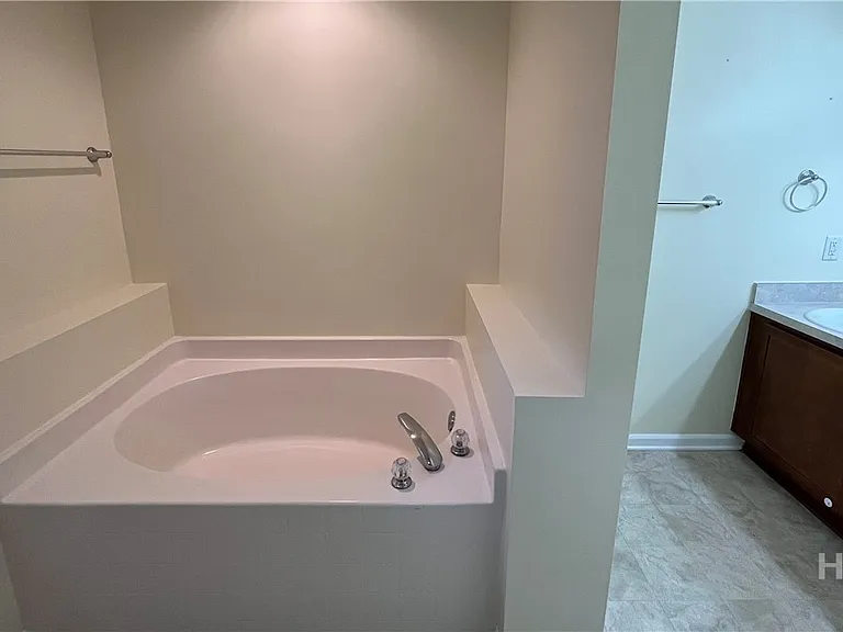283 Lancaster Way — Photo 8