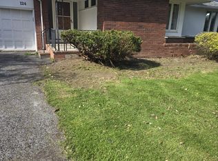124 Penarrow Rd, Rochester, NY 14618