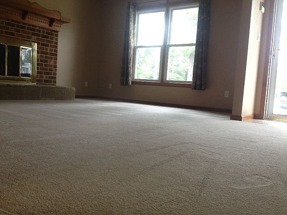 Living room w/ gas log